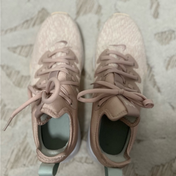 Nike Women's Foundation Elite Training Shoe Beige/Guava Ice- size 7 - Picture 5 of 7